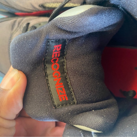 Jordan Black and Red Athletic Shoes Satin Air Jordan Retro 5 Nike - Picture 5 of 7